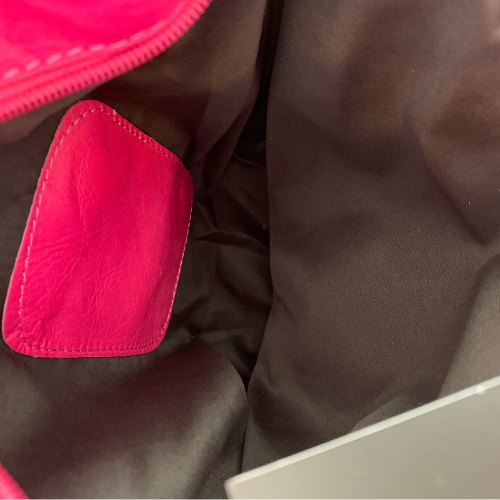 Italian designer Vera Pelle Soft Italian leather magenta hot pink large purse - Picture 8 of 11